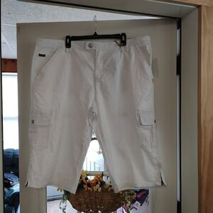 New Zana Di White Jean Capri's Size Women's 24
